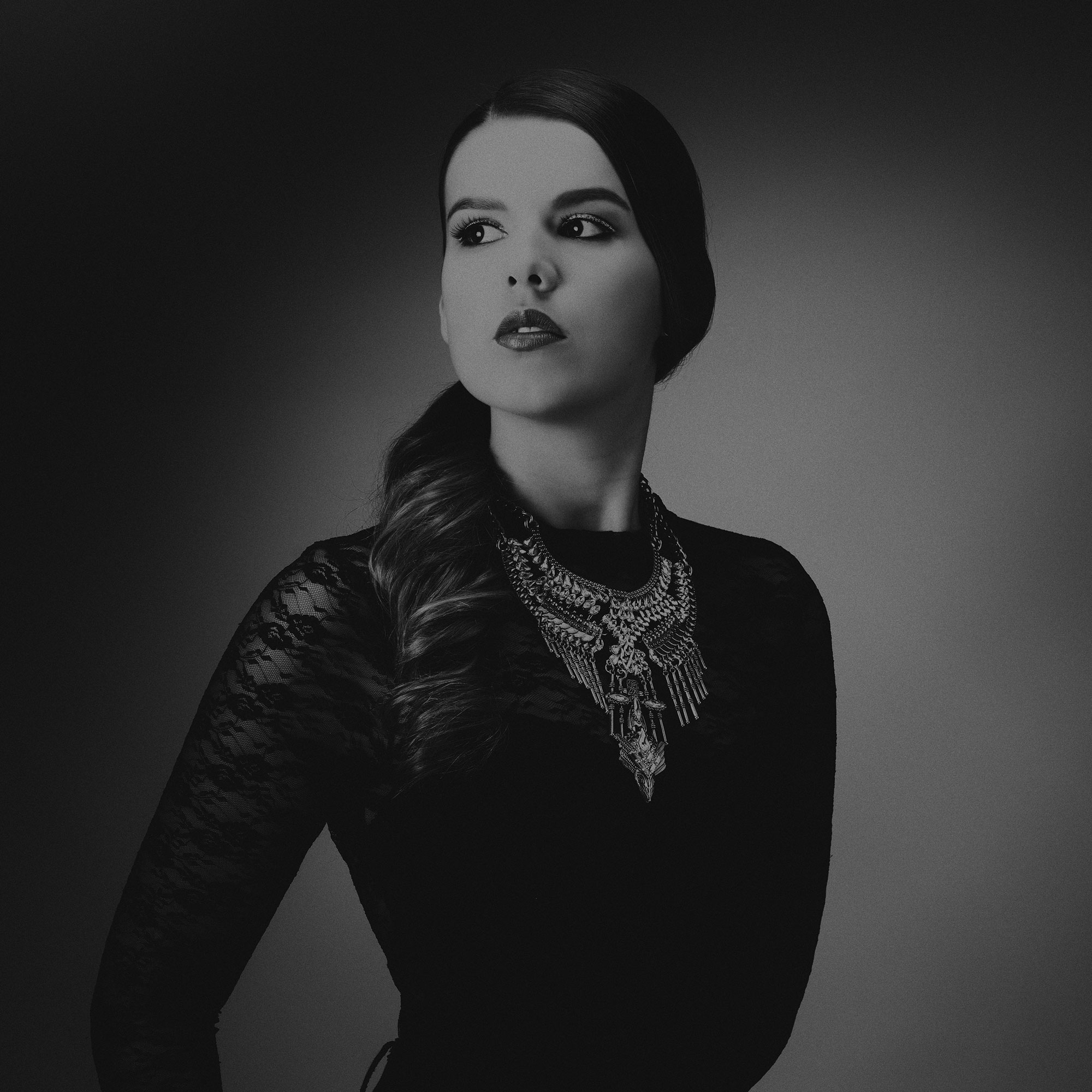 Fotograf Fürth, Schwarzweiss Fotoshooting Make-up Artist School by Carola Hickl