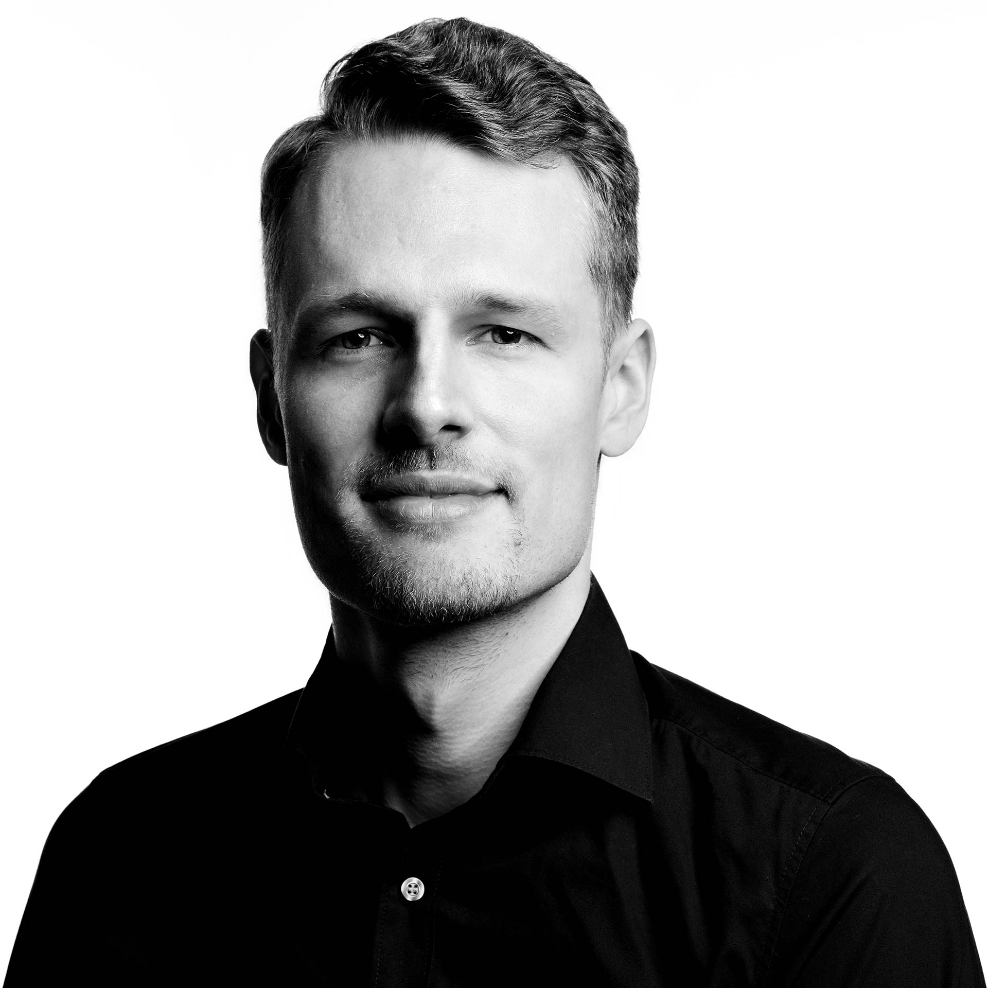 fotograf-fuerth-kuenstlerportraits-ch-01 Künstlerportraits im Studio, Männerportraits in Schwarzweiss, Fotograf Fürth