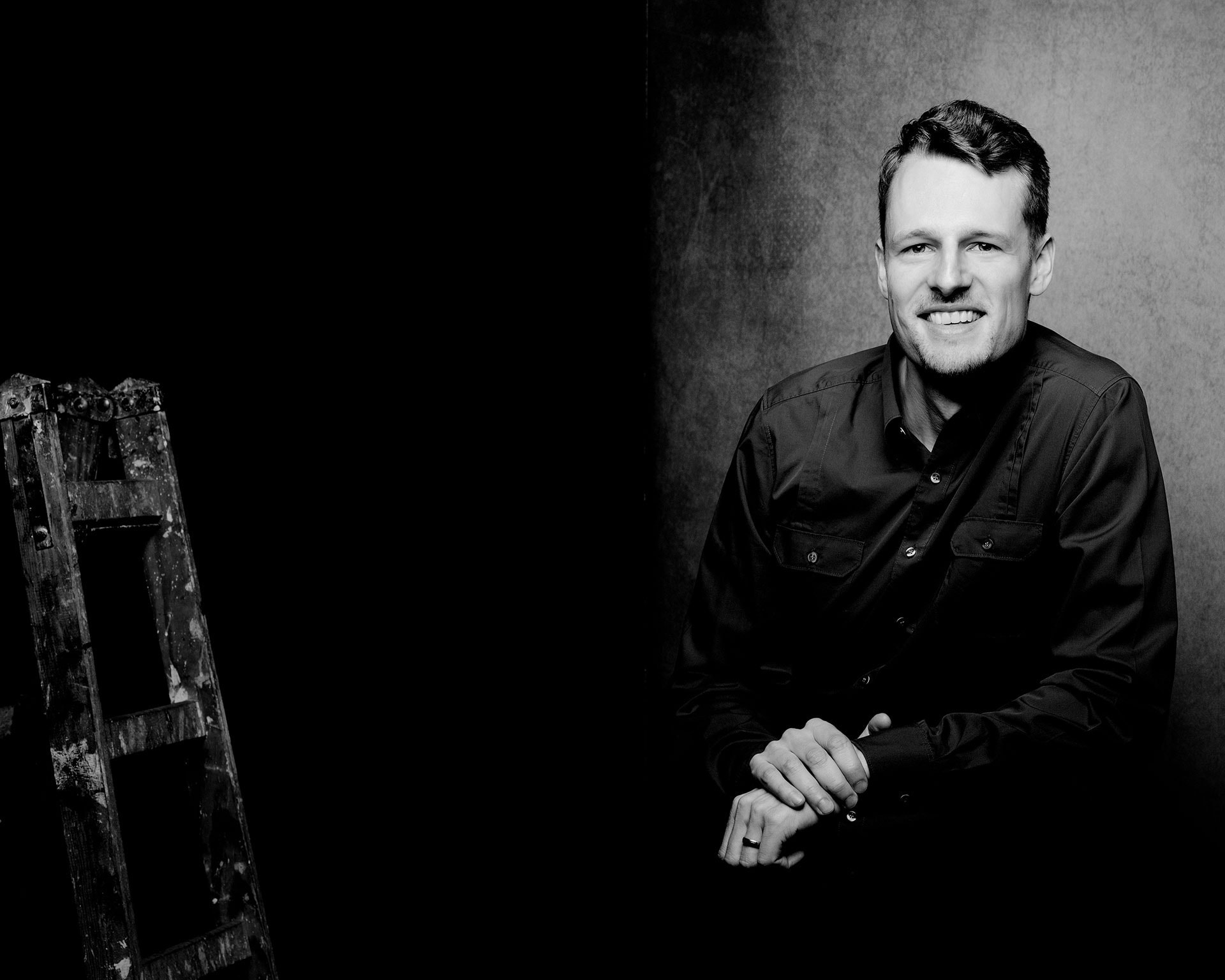 fotograf-fuerth-portrait-studio-ch-02 Portraitfotografie im Studio, Künstlerportraits in Schwarzweiss, Fotograf Fürth