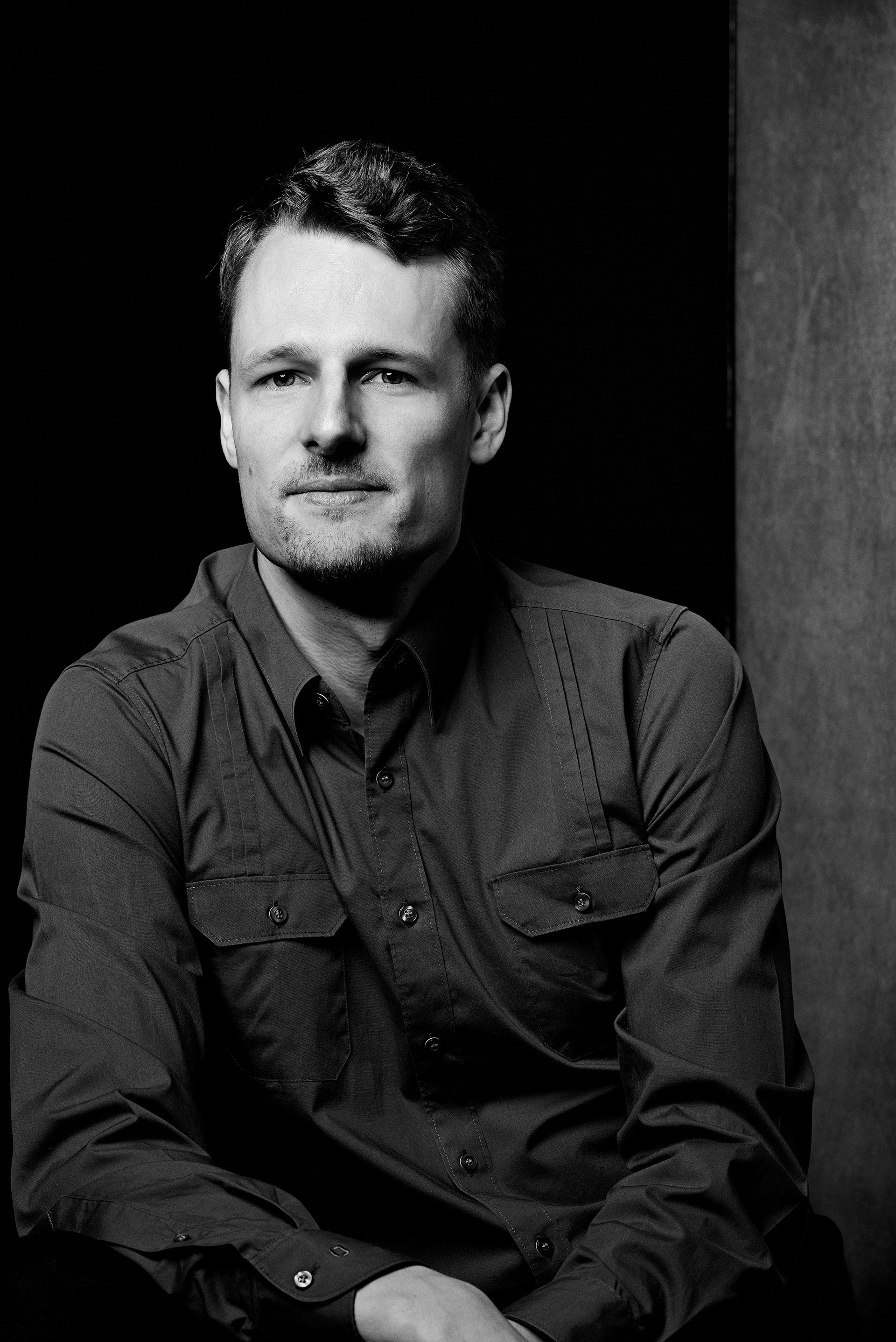 fotograf-fuerth-portrait-studio-ch-05 Portraitfotografie im Studio, Männerportraits in Schwarzweiss, Fotograf Fürth