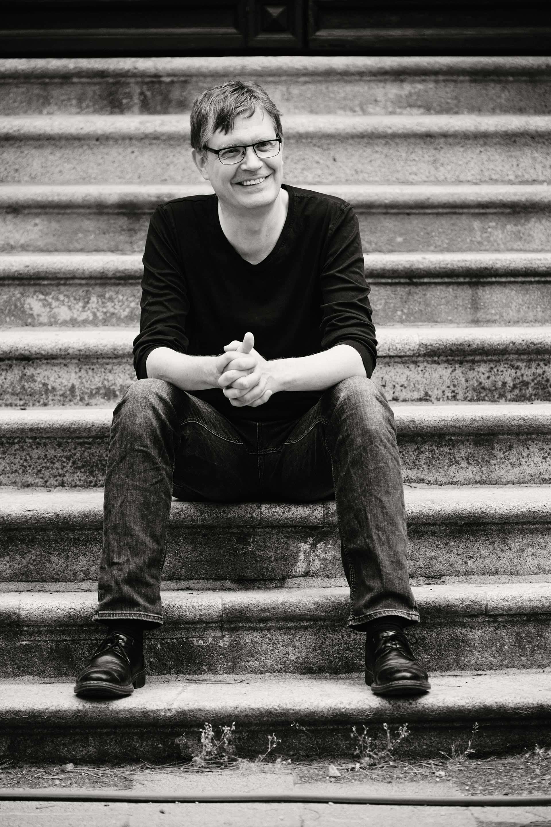 Portrait des Grünen Politikers Sascha Müller