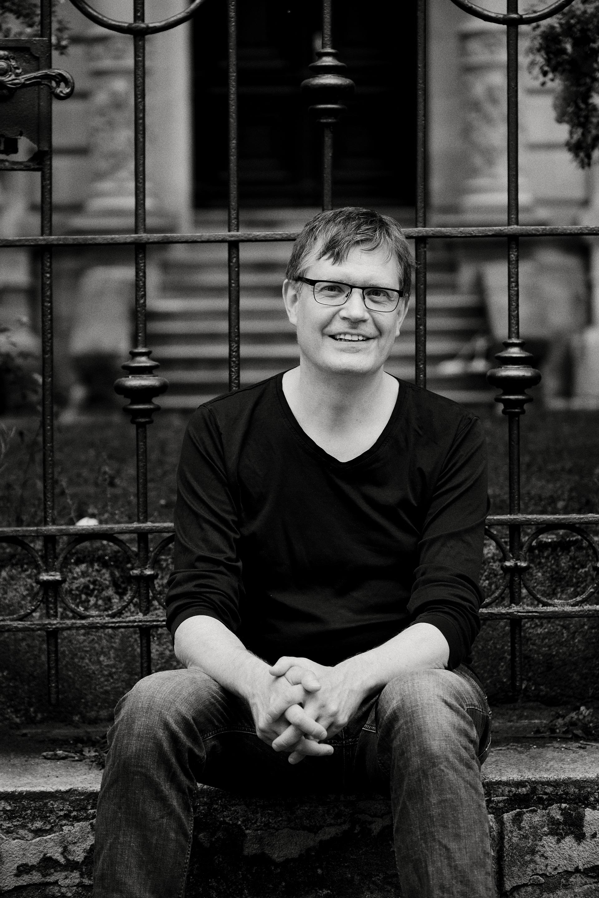 Portrait des Grünen Politikers Sascha Müller