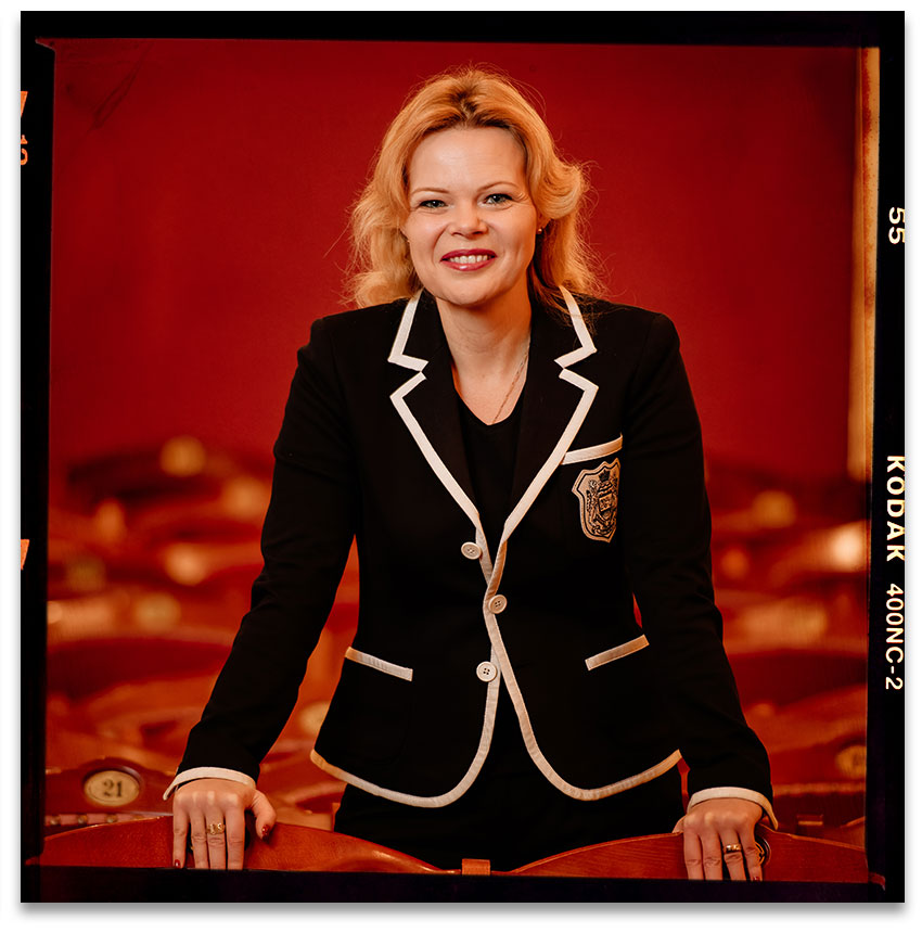 Künstlerfotos mit Silvia Stolz, der Intendantin des Fürther Stadttheaters Künstlerfotos mit Silvia Stolz, der Intendantin des Fürther Stadttheaters