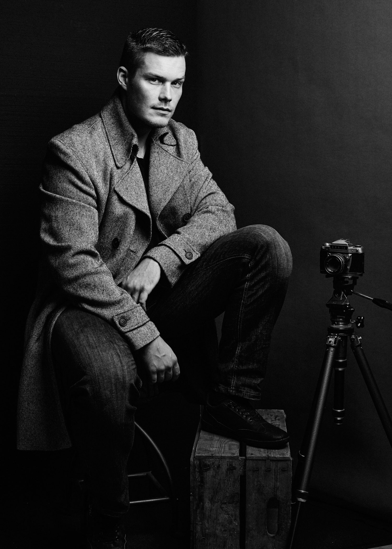 Schauspielerfotos im Studio, Männerportraits in Schwarzweiss, Fotograf Fürth Schauspielerfotos im Studio, Männerportraits in Schwarzweiss, Fotograf Fürth