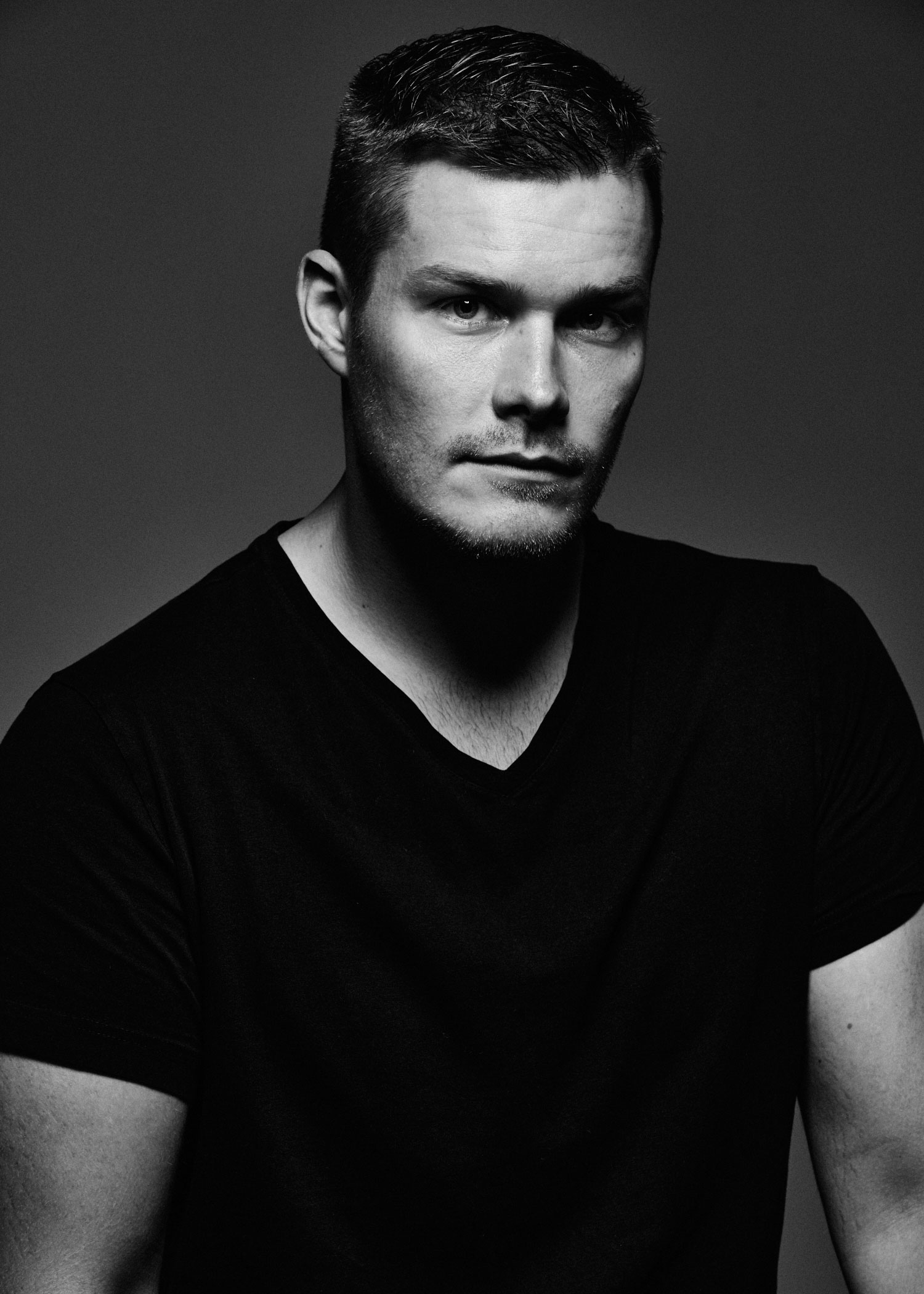 Schauspielerfotos im Studio, Männerportraits in Schwarzweiss, Fotograf Fürth Schauspielerfotos im Studio, Männerportraits in Schwarzweiss, Fotograf Fürth