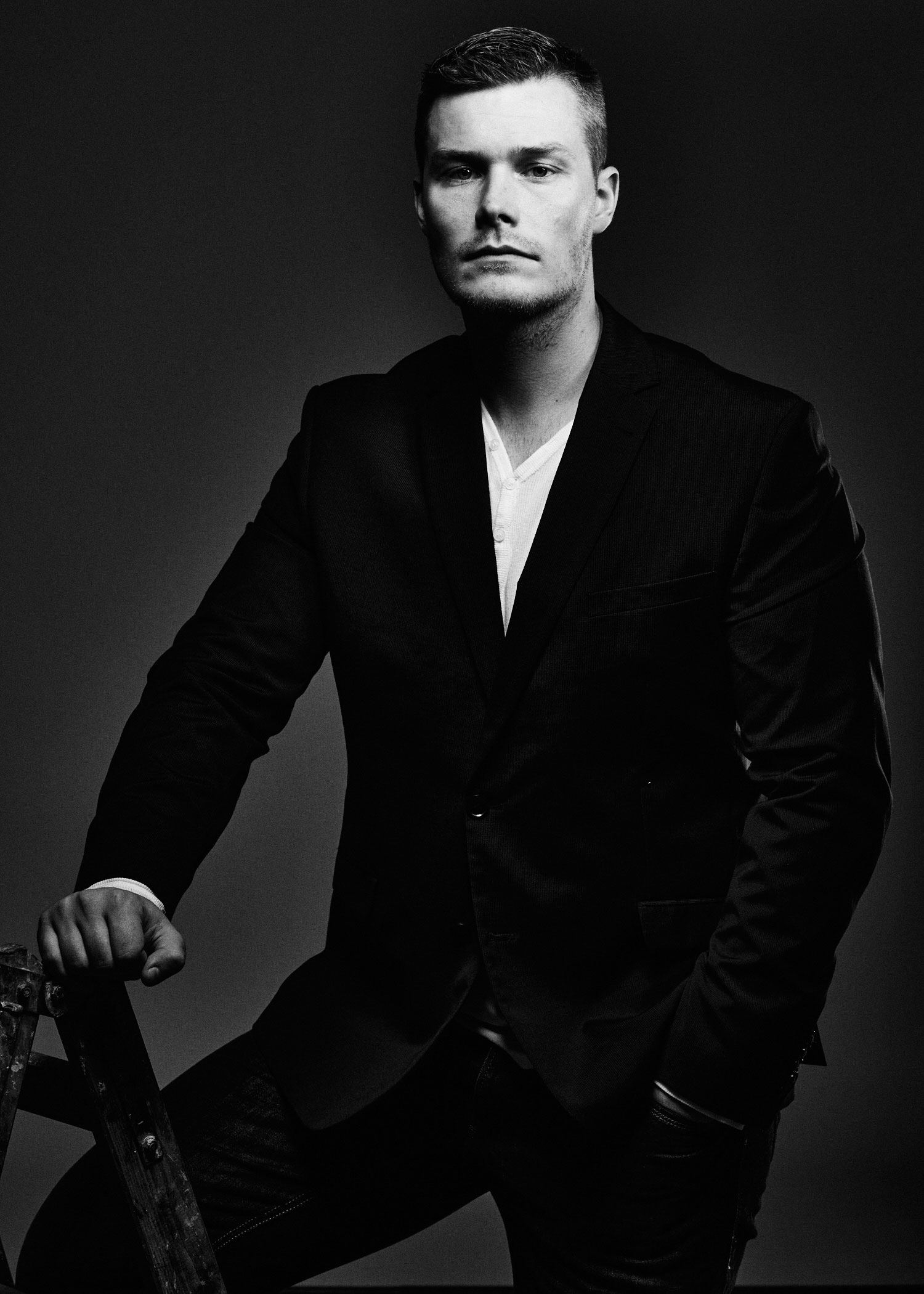 Schauspielerfotos im Studio, Männerportraits in Schwarzweiss, Fotograf Fürth Schauspielerfotos im Studio, Männerportraits in Schwarzweiss, Fotograf Fürth